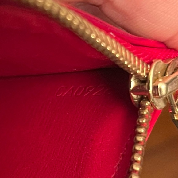 LV EPI Key Pouch 💯 Authentic - Picture 6 of 14